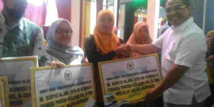 13 TBM Terima Bantuan Hibah Buku Jalur Aspirasi