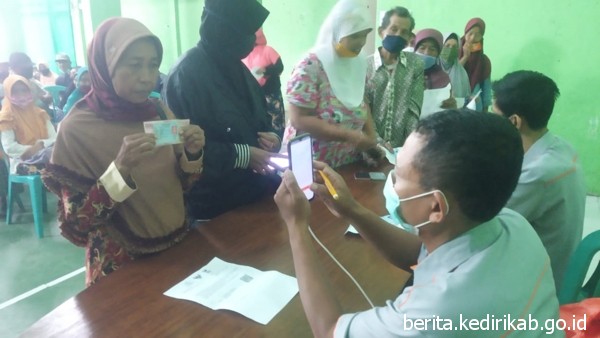 9.993 Warga Kabupaten Kediri Terima BST dari Kementerian Sosial RI