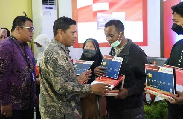 Bantuan Pangan Non Tunai Melalui Kartu Harmoni Sejahtera Berkah Bagi Warga Banjaran