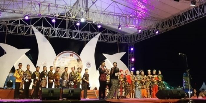 Cantika Salma dan Difma Raih Gelar Putra Putri Batik 2019 Kabupaten Kediri