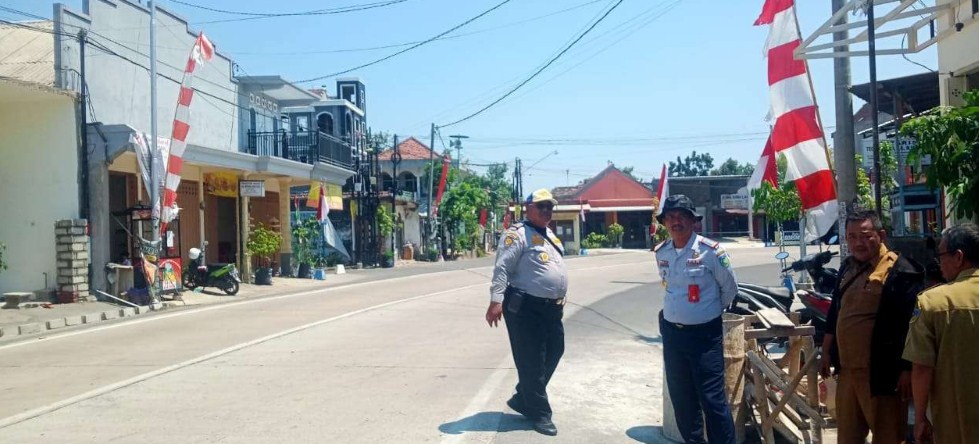 Dishub Kediri Pasang Warning Light: Solusi Terbaru Cegah Kecelakaan!