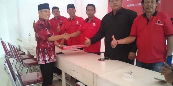 Kembalikan Berkas Formulir Pendaftaran Penjaringan, Ini yang Dikatakan Bacalon Bupati H. Masyakuri