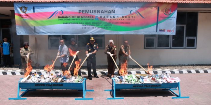 KPPBC Tipe Madya Cukai Kediri Laksanakan Pemusnahan BMN