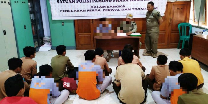 Membolos Diwarung Kopi, 16 pelajar SMP Terjaring Satpol PP Kota Kediri