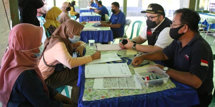 Mas Bup Ngantor di Balai Desa Tulungrejo