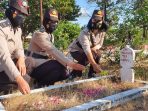 Polwan Polres Kediri Kota Ziarah Makam Pahlawan Jelang HUT ke 73