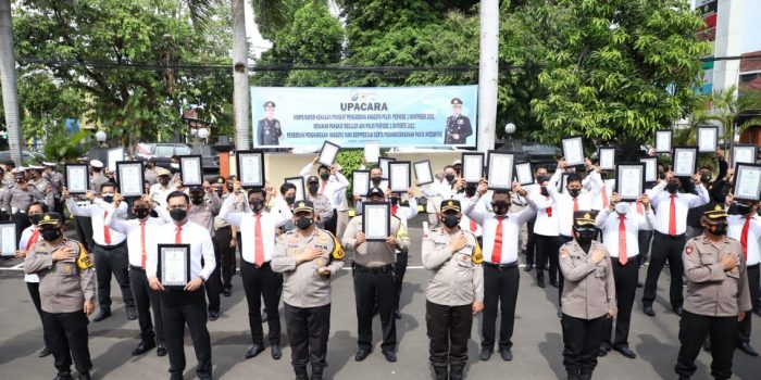 Anggota Polres Kediri Kota Yang Berprestasi Dapat Apresiasi Dari Kapolres