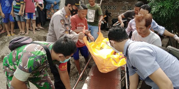 Tersengat Listrik, Kuli Bangunan di Kediri Tewas