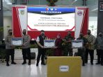 Bupati Kediri Berikan Reward 5 Kecamatan Tercepat Vaksinasi Covid Dalam Tiga Hari