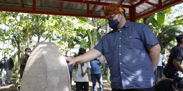 Hari Jadi Kabupaten Kediri Bupati Kediri Tanam Bambu Kuning di Titik Nol Harinjing