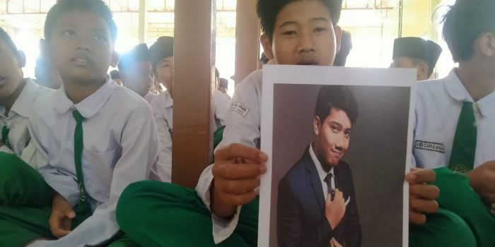 Wujud Empati, Siswa-siswi MI Al-Falah Gelar Sholat Ghoib Untuk Eril