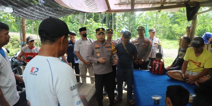 Jelang Pladu Ikan di Sungai Brantas, Kapolres Kediri Kota Patroli Beri Himbauan Warga