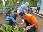 SMP Negeri di Kediri Lakukan Pungut Sampah, Tanamkan Perilaku Bersih Kepada Siswa