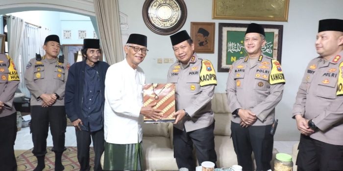 Pengasuh Ponpes Assa’idiyyah Apresiasi Strategi Polda Jatim Dalam Ops Ketupat 2023