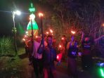 Ratusan Santri di Kediri Gelar Pawai Obor dan Lampion