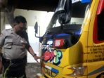 Kakek Pejalan Kaki dilarikan ke Rumah Sakit dan Hampir Tewas Tertabrak Truck