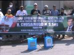 Anggota DPR Provinsi Jatim Fraksi PKB, Semprot Disinfektan Bagi Masker dan Hansanitizer