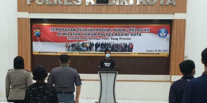 Hari Integrasi Papua Ke Dalam NKRI Laksanakan Tradisi ADEM