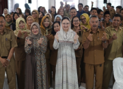 Istri Bupati Kediri Pesan Lulusan SMK Jaga Keseimbangan Akademik, Karakter, Entrepreneur