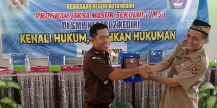 Jaksa Masuk Menyapa di SMP 2 Kota Kediri Libatkan 3 Intel Kejaksaan