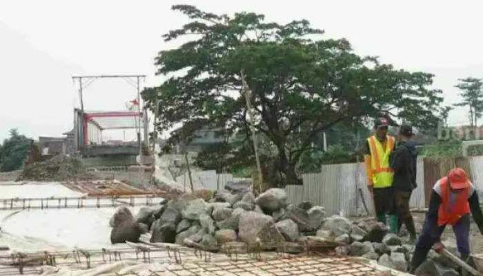 Jembatan Jongbiru Kediri Siap Dibuka untuk Kendaraan Mulai Juli