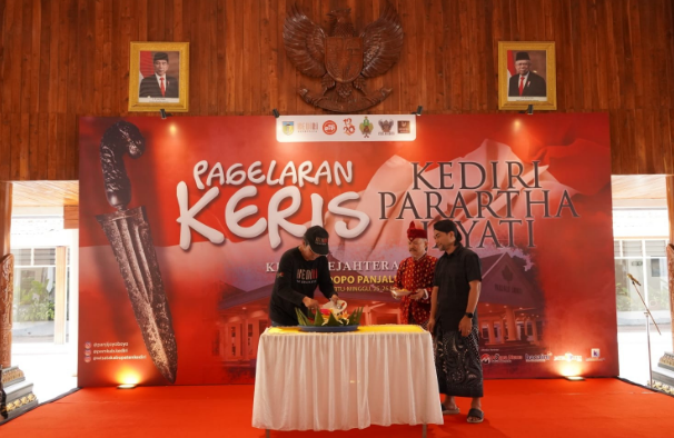 Kemeriahan Pagelaran Keris Pada Perayaan Ulang Tahun ke-1.220 Kabupaten Kediri