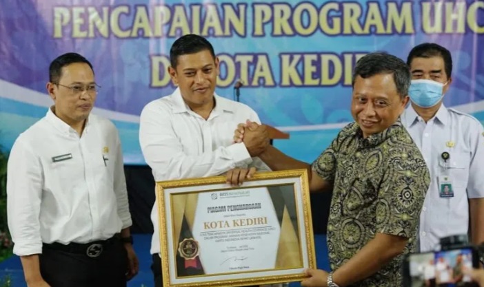 Kota Kediri Dapatkan Penghargaan dari BPJS Kesehatan Jawa Timur