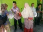 Anggota DPRD Kota Kediri Dari PPP, Bagi Sembako Bantu Masyarakat