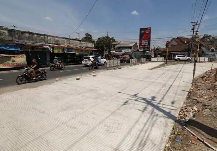 Pelebaran Jalan di Persimpangan Banyakan Terkendala! Apa yang Terjadi?