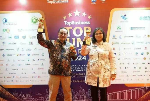 Penghargaan TOP Pembina BUMD 2024 dan Prestasi RSUD Gambiran