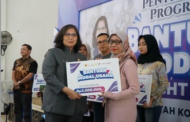 Penyerahan Bantuan Modal Usaha DBHCHT di Kota Kediri