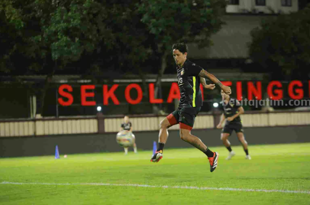 Persaingan Sengit Persik Kediri vs Bhayangkara FC di Stadion PTIK