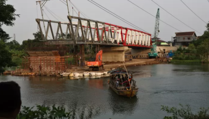 Proyek Jembatan Jongbiru di Kediri Tak Terhambat Meski Terancam