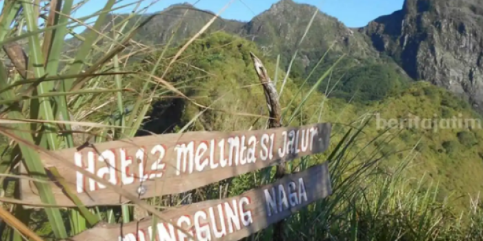 Terungkap! Gunung Kelud Diserang Petir, Pengamat Panik, Ini Faktanya!