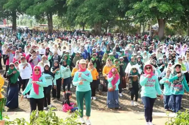 Terungkap! Rahasia Kegembiraan Ribuan Anggota Fatayat NU di Gunung Kelud!