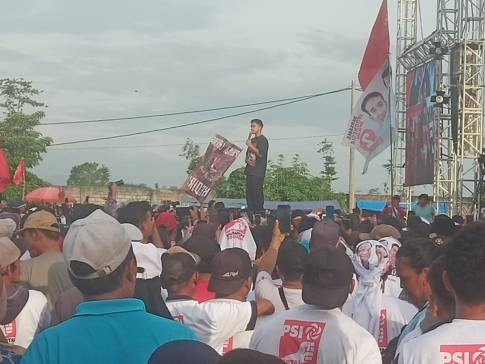 Kaesang Pangarep Hadiri Rapat Akbar PSI di Kediri, Furqan AMC Singgung Undang Undang Perampasan Aset Mandwk di DPR