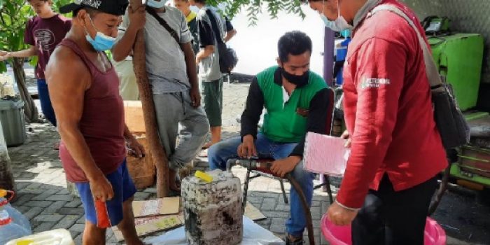 Pasar Setonobetek Digerojok 6000 Kg Minyak Goreng Curah