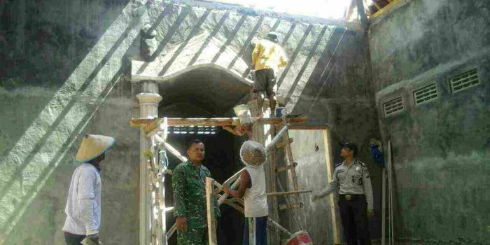 Bulan Suci Ramadhan , Warga Tirtobinangun Bersama TNI/Polri Gotong Royong Bangun Masjid Dan Gedung Madarasah