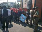 Honorer K2 Kabupaten Kediri Geruduk Kantor Bupati, Minta Segera Diangkat Jadi PNS