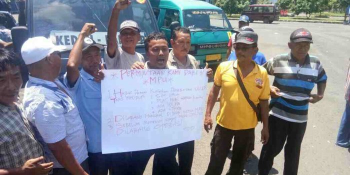 Paguyuban MPU Geruduk Kantor Dinas Perhubungan Kabupaten Kediri, Tuntut Tertibkan Sopir Angkut Penumpang Aplikasi Berbasis Online