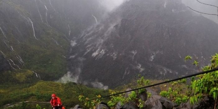 Sembilan Pendaki Gunung Kelud, Ditemukan dalam Kondisi Pingsan