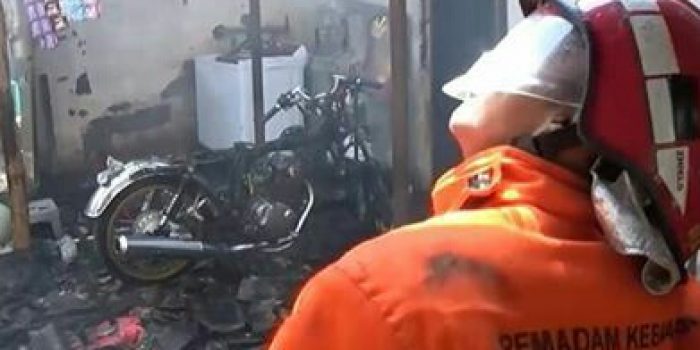 Bengkel Di Sumberagung Kediri Hangus Terbakar, Juga Lalap Rumah