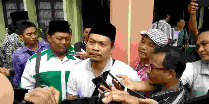 Massa GP Anshor Geruduk PN Kabupaten Kediri Mengawal Proses Sidang